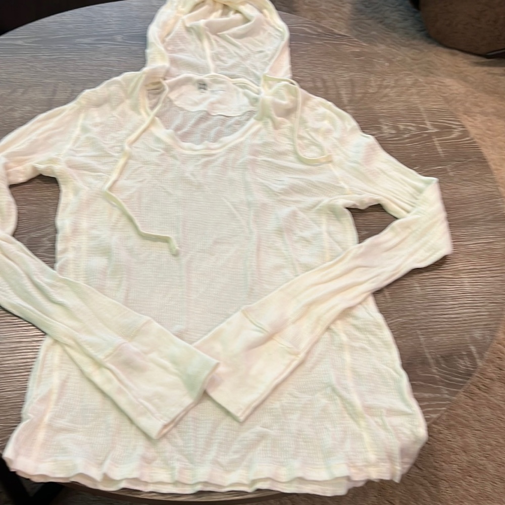 NWOT gap lightweight thermal top